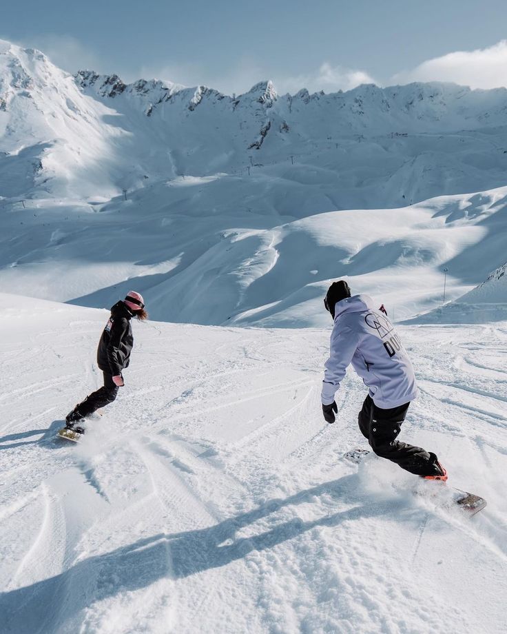 Snowboarder